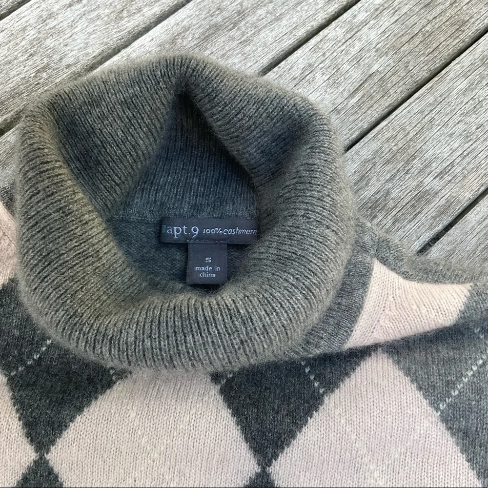 - Apt 9 Cashmere Sweater - Picture 6 of 6